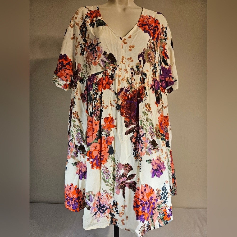 Andree by Unit Floral Babydoll Dress V-Neck Short Sleeve Cream‎ Orange Purple L